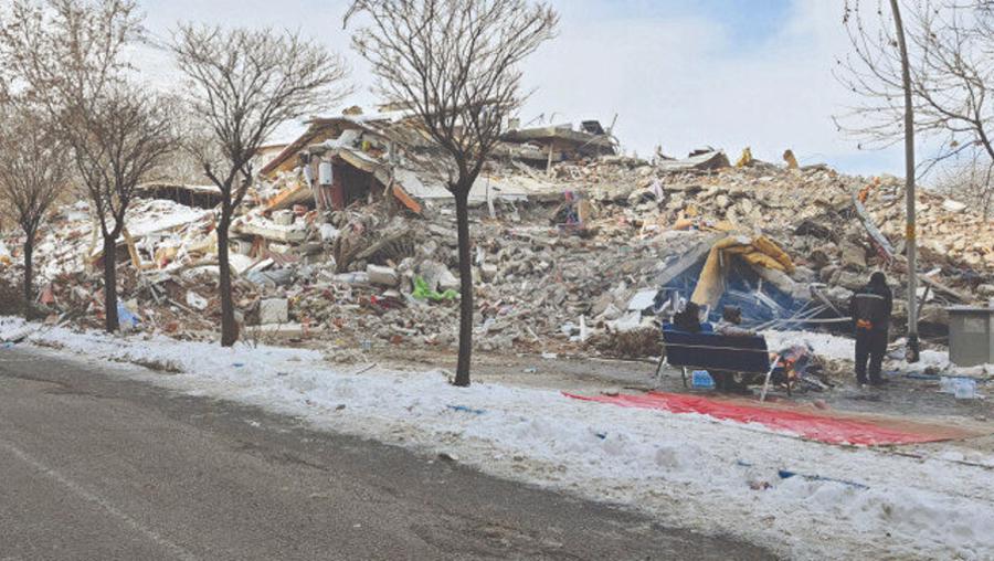İlk deprem dört ikincisi 600 binayı yıktı: Elbistan eve dönünce felaketi yaşadı