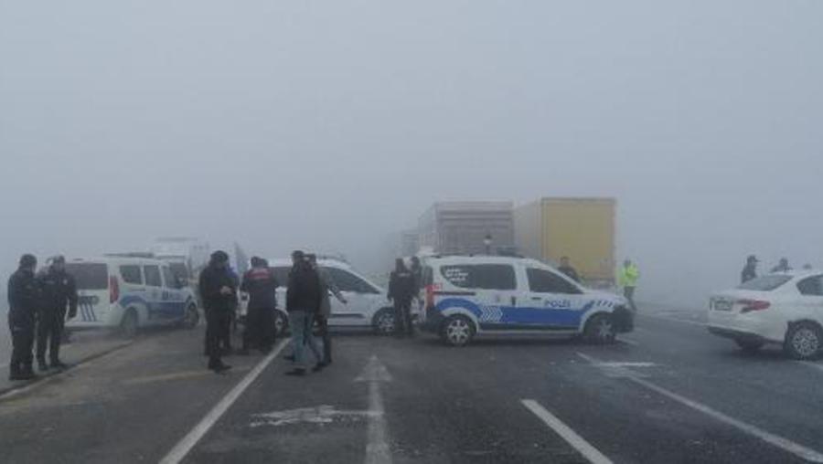 Konya'da asker araç, TIR'a çarptı: 2 şehit, 2 yaralı