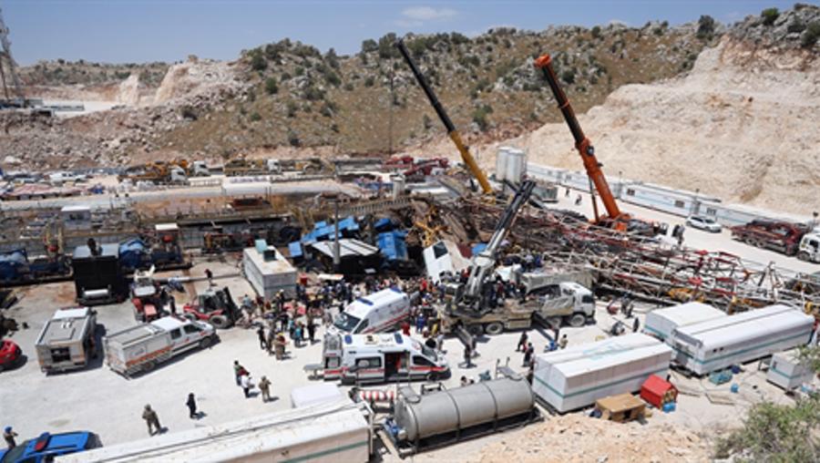 Gabar’da sondaj kulesi devrildi! Enkaz altında kalan 3 işçiden 1'i hayatını kaybetti