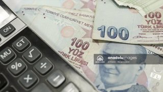 İşçi masaya 5105 lira kayıpla oturuyor