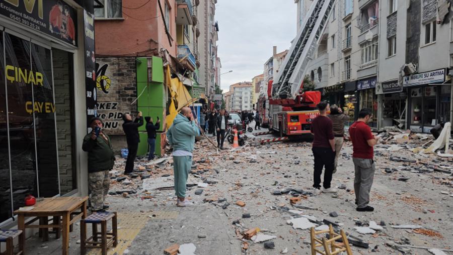 Çorum'da 5 katlı binada doğal gaz patlaması: 1 ölü, 33 yaralı