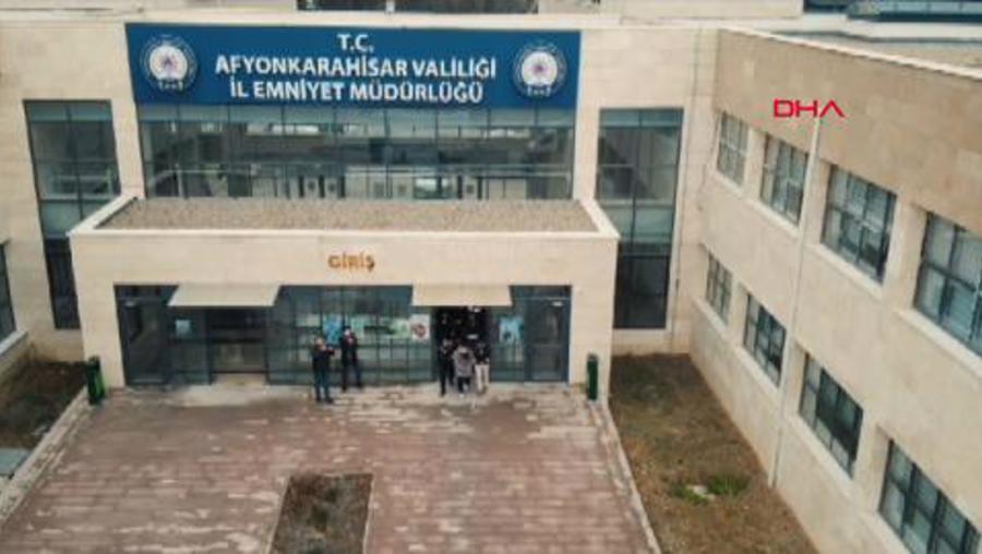  'Asker, polis, savcı' gibi konuşup 5 milyon lira dolandırdılar