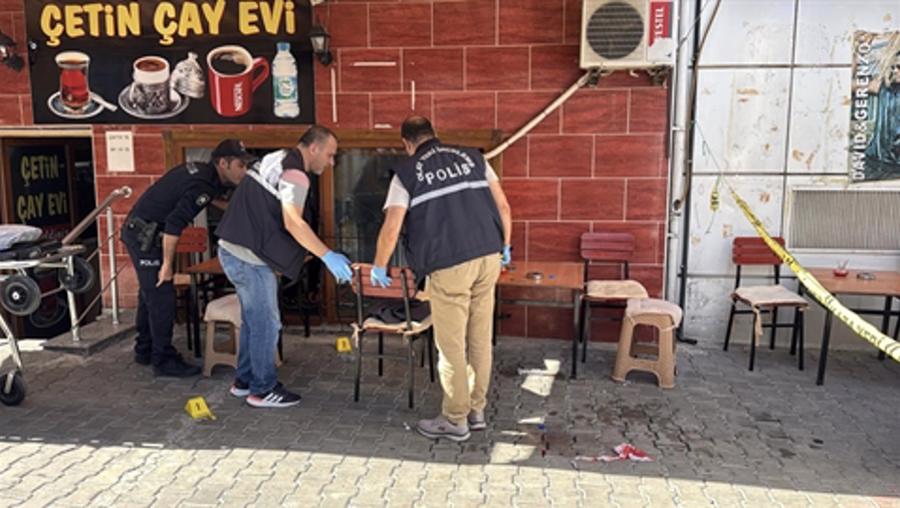 Mağaza çalışanı 1 kişiyi öldürdü, 1'i polis 4 kişiyi yaraladı