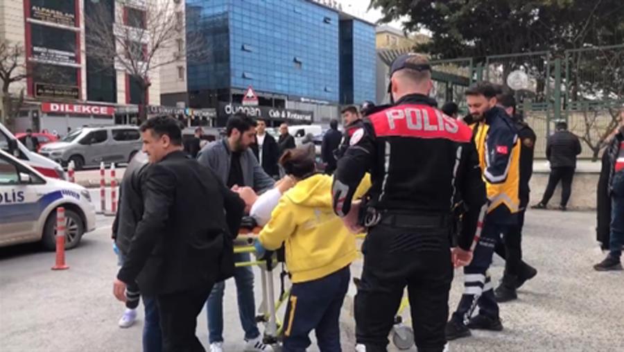 Polisi şehit eden sanığın yakınları adliyede bir polisi yaraladı