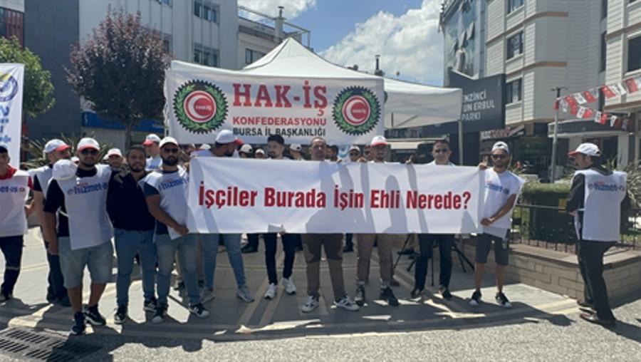 Yalova Belediyesi'nde işten çıkarılan 89 personel çadır kurup, eylem yaptı