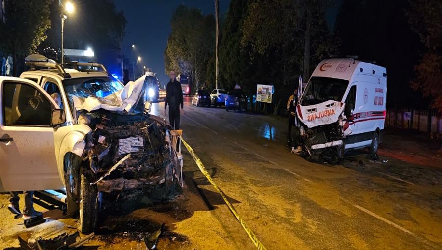 Sapanca'da ambulansın da karıştığı zincirleme kaza: 1 ölü, 3 sağlık çalışanı yaralı