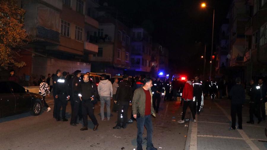 3 polis ve 1 bekçiyi bıçakla yaralayan bipolar hastasının öldürülmesinde 3 polise beraat istemi