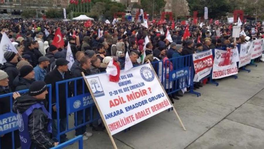 Emekliler, Kartal Meydanı'ndan seslendi: Bir günle yıllarımız gasp edildi