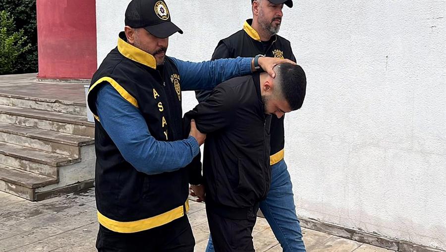 Biber gazı sıkan polise hakaret ettiği anları paylaştı, tutuklandı