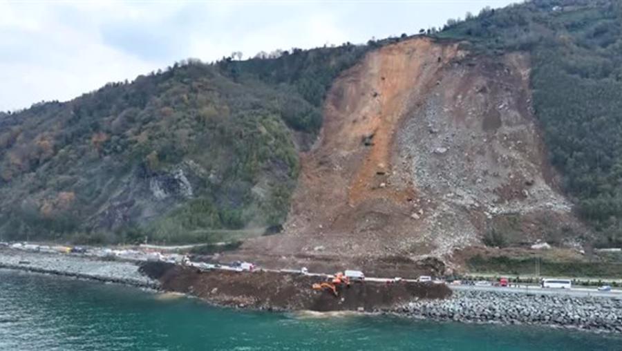 Karadeniz Sahil Yolu'ndaki heyelandan acı haber: 4 ölü