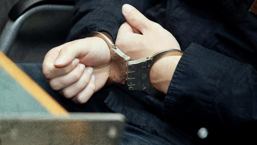 Polis memuruna çarpan sürücü gözaltına alındı