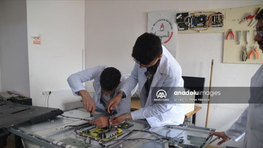 Sektöre entegre okul ve ihtisaslaşmış meslek liseleri yaygınlaştırılacak