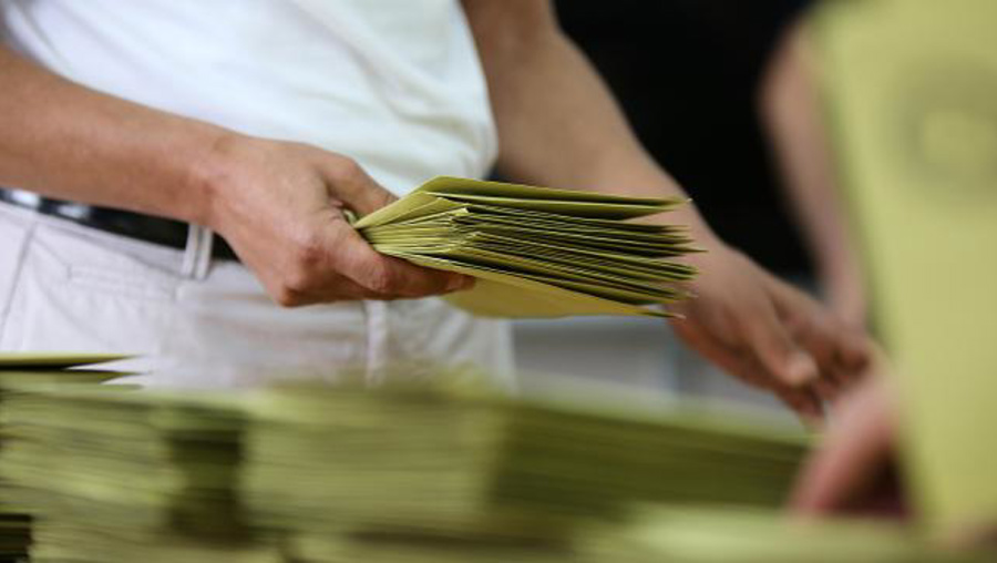  Bu anket sonucunda AK Parti yüzde 28’in altında çıktı!