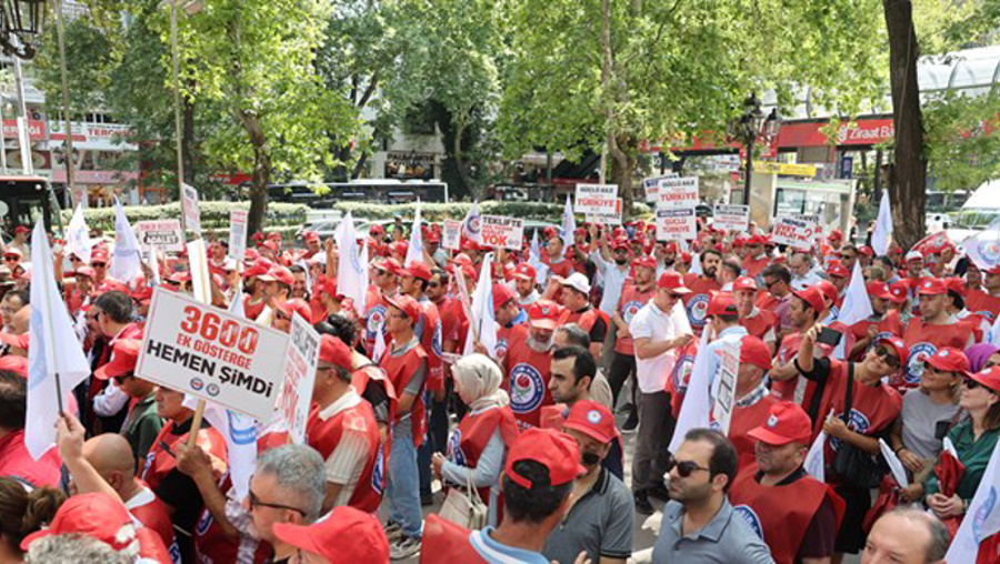 Eğitim Bir-Sen'den eylem: Eğitim çalışanlarının yüzünü güldürün