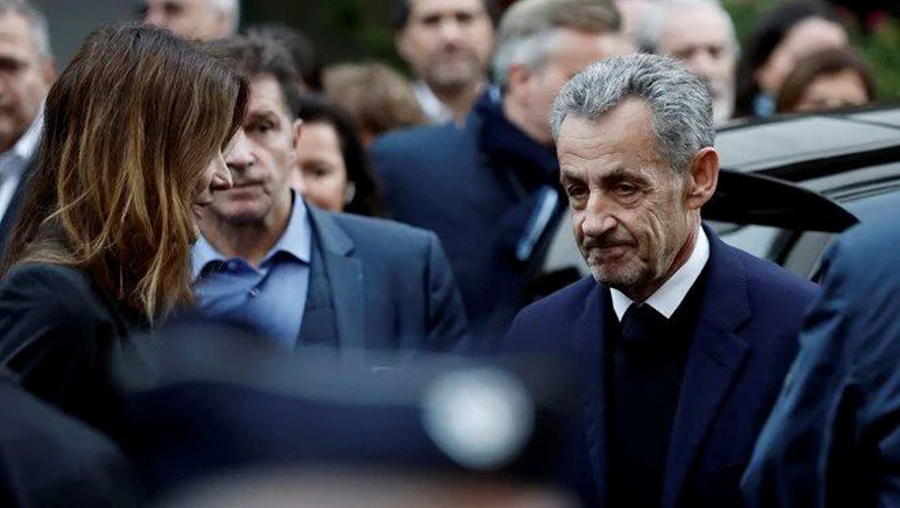 Sarkozy hapse giren ilk AB lideri oldu