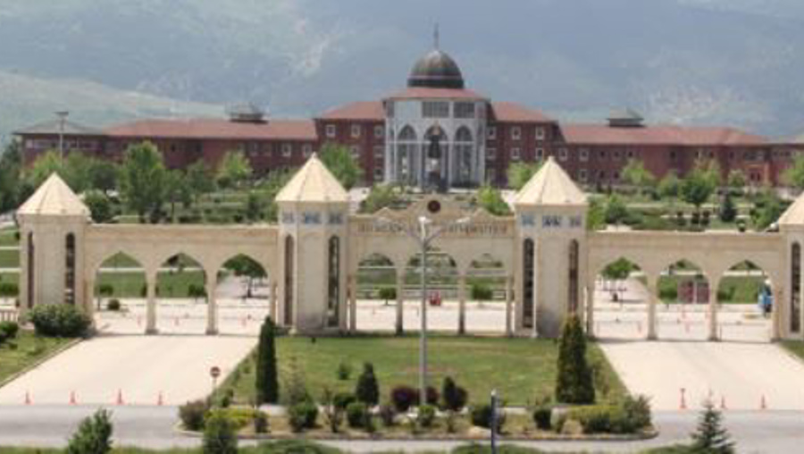 Üniversiteden müdür için banyo yapılmasına açıklama