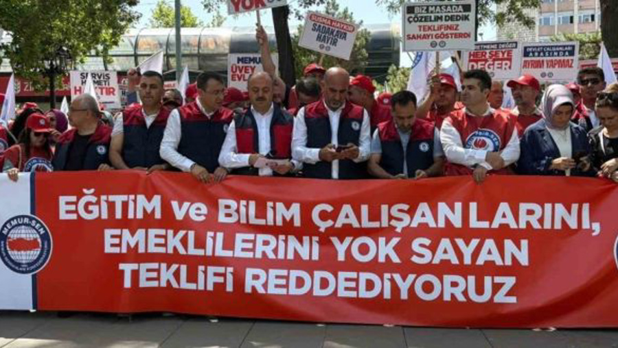 Öğretmenler Ankara'ya yürüyor!