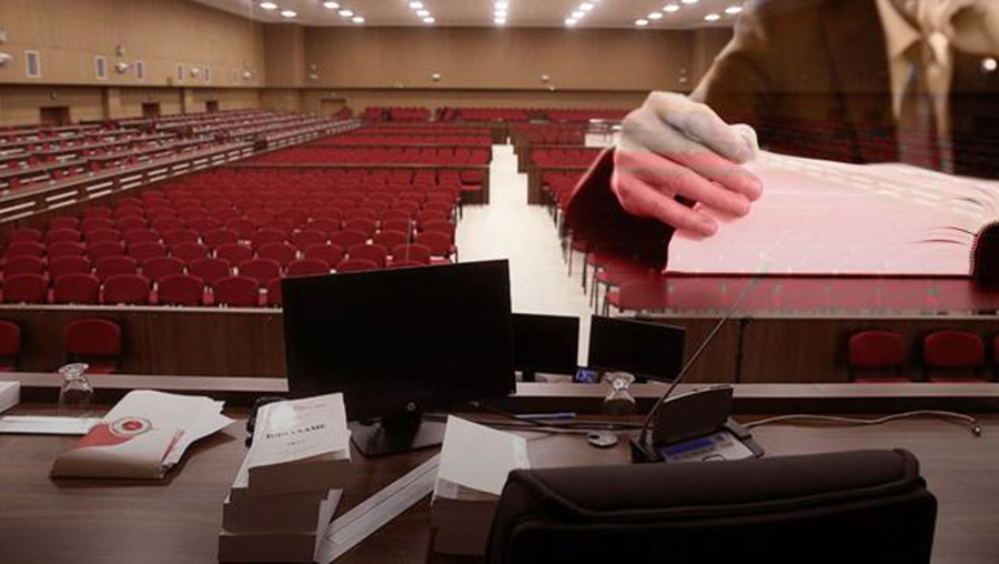 Müdürü şikayet ettiği için başına gelmedik kalmayan öğretmen mahkemede kazandı