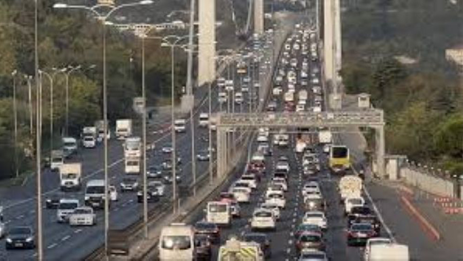 İstanbul'da trafik sıkışıklığı yıllık milyarlarca dolar kayba neden oluyor