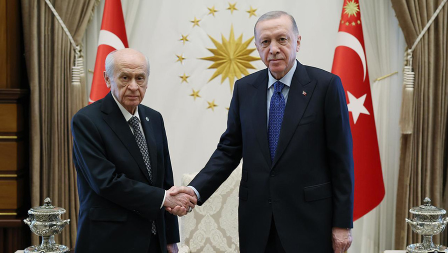 Erdoğan ile Bahçeli arasında sürpriz görüşme... Kabine mi değişiyor?