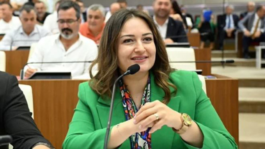 Babasını belediye şirketinden, eşini ise zabıtadan istifa ettirdi