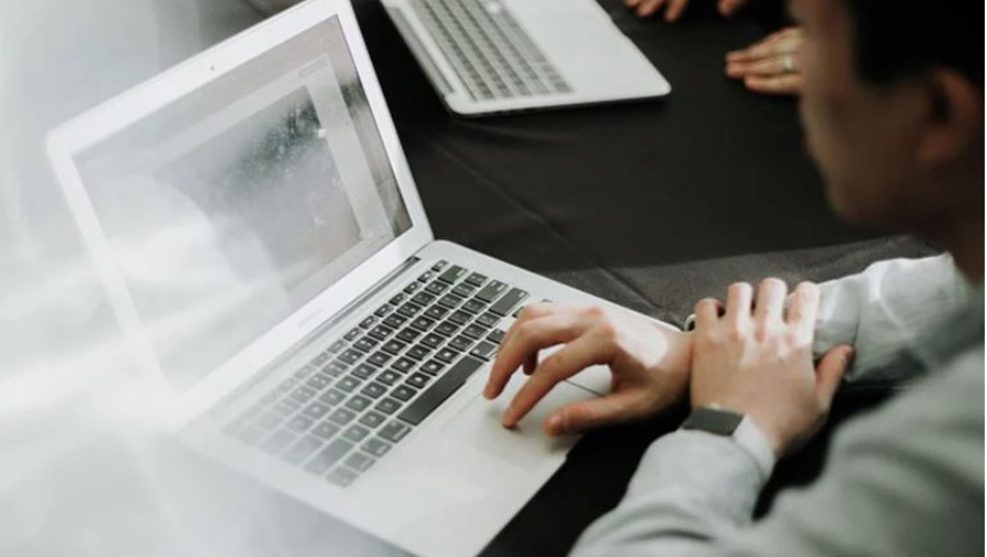 Uyarılara rağmen işe erken gelen çalışan kovuldu