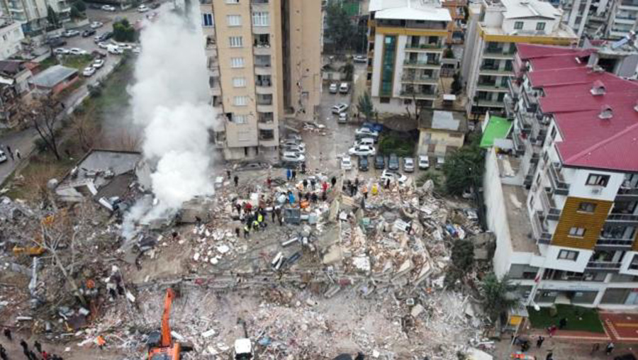 Deprem bölgesinde kamu personelinin çilesi bitmedi