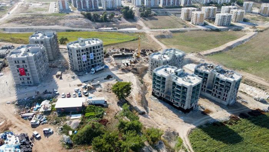 Bakan Kurum: Depremden etkilenen 11 ilde artık son tuğlalar konuluyor