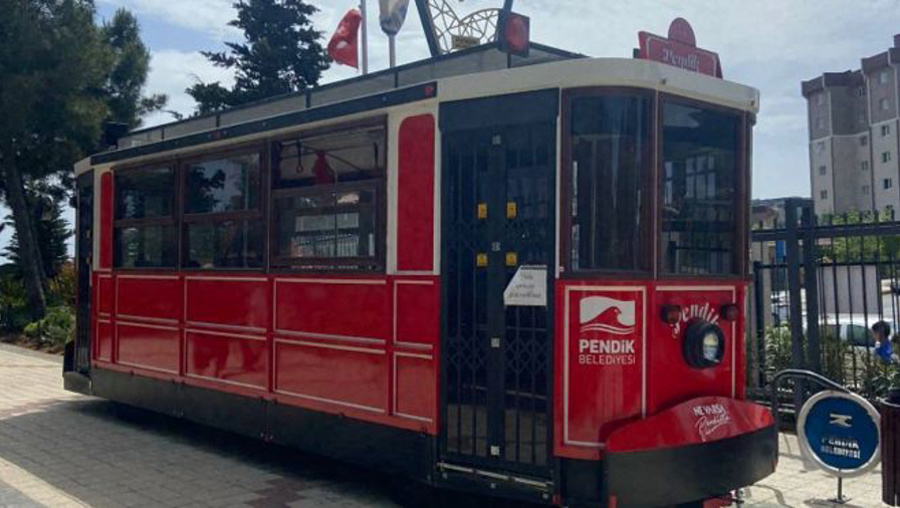 Belediye paraları tepsi ve fincanlara harcamış
