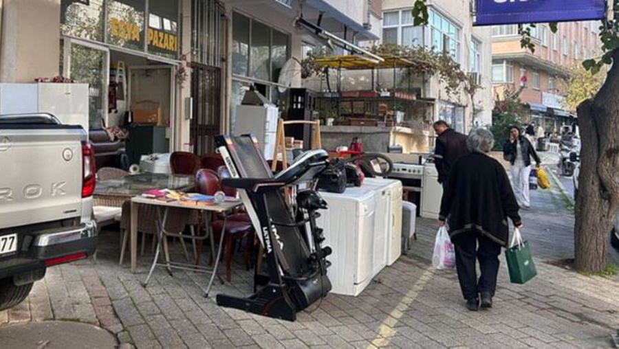 Borçlular satıyor, memurlar alıyor