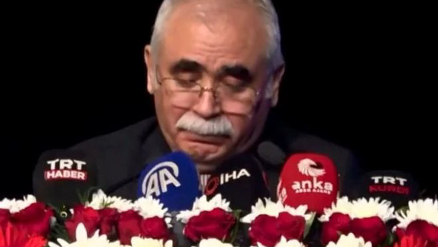 Anayasa Mahkemesi Başkanı kürsüde ağlad