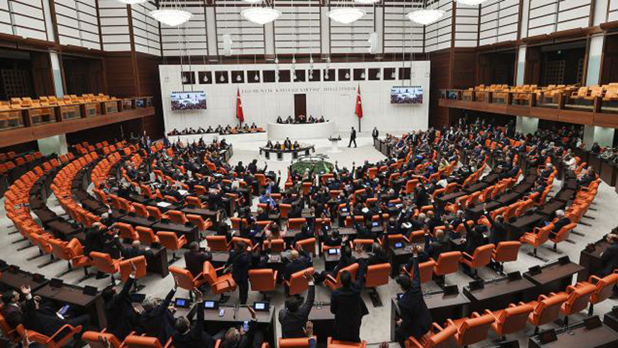 Meclise yeni bir torba teklif sunuldu