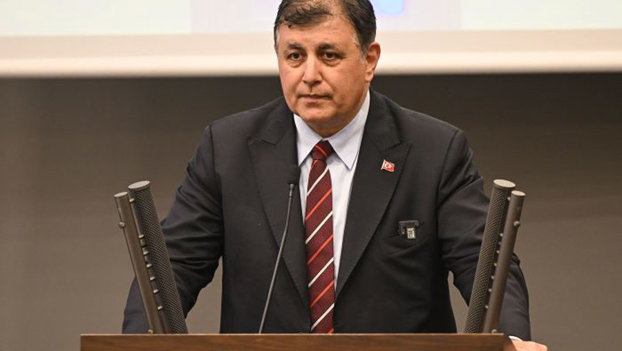 Cemil Tugay CHP'den istifa etti