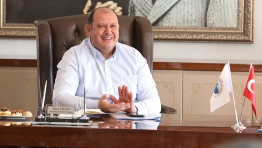 Menderes Belediye Başkanı: Ben yürüyen parayım bebeğim