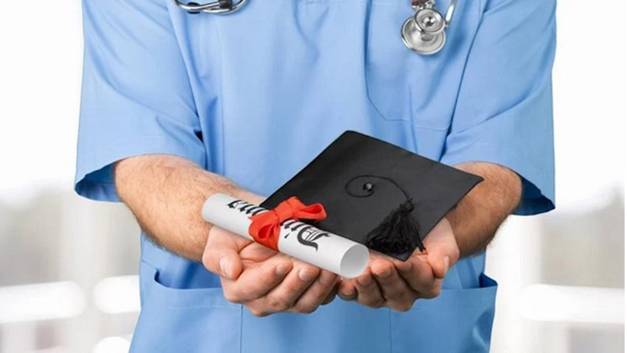 Yapay zekaya ya da başkasına te yazdırarak ünvan alanların diplomaları iptal edilecek