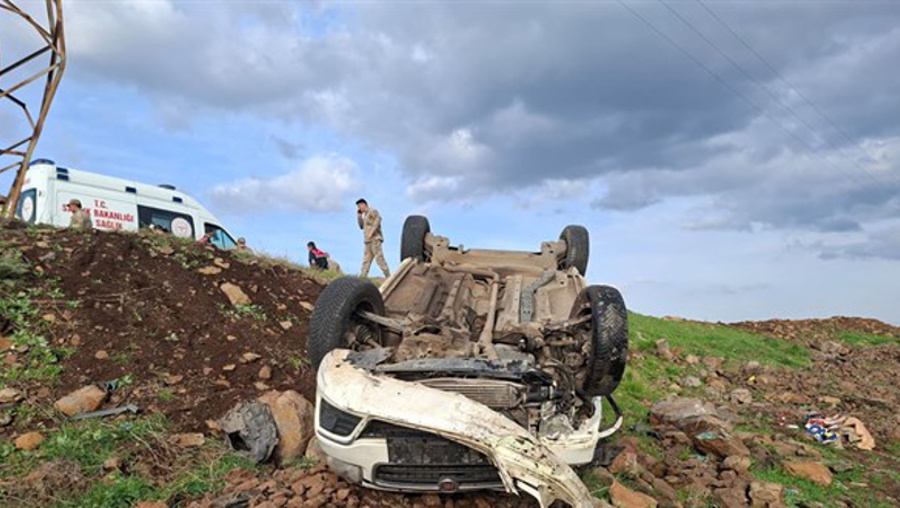 devrilen otomobildeki uzman çavuş hayatını kaybetti