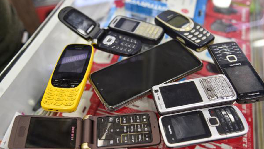 Ali Yalçın: Öğrenci tuşlu telefonla okula gelsin