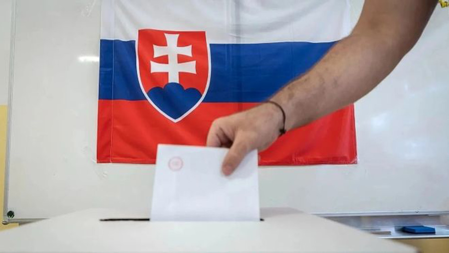 Siyasetçilere ömür boyu maaş uygulaması referandumda oylanacak