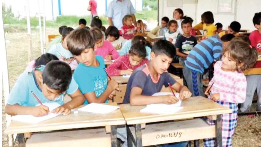 Tarım işçileri çocuğunu 2 ay okula gönderebiliyor