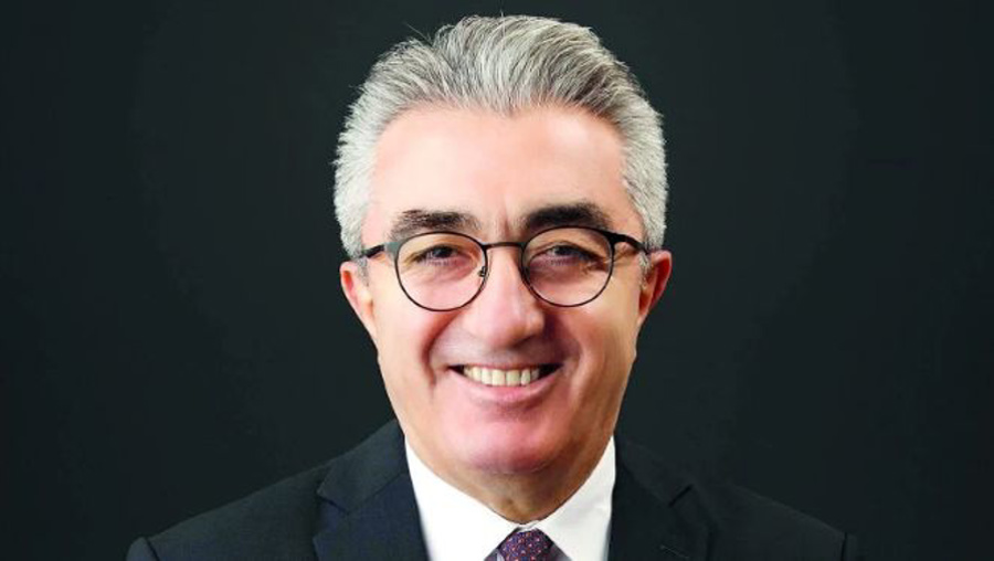 Sevgilisinin 30'a yakın akrabasına kadro
