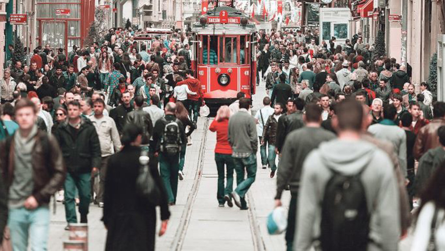 Gençler işsizlik ve borç kıskacında