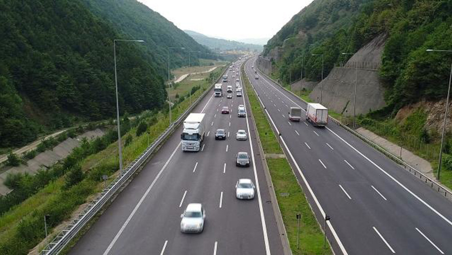 Kara yollarında "akıllı" ve "güvenli" dönüşüm atağı