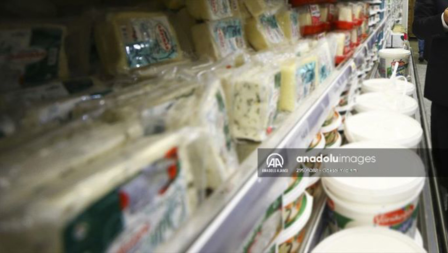 Sosyal medya fenomenlerine peynir ve süt tepkisi'