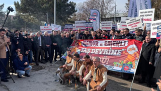 Geçim Krizi Memuru Taş Devrine Döndürdü