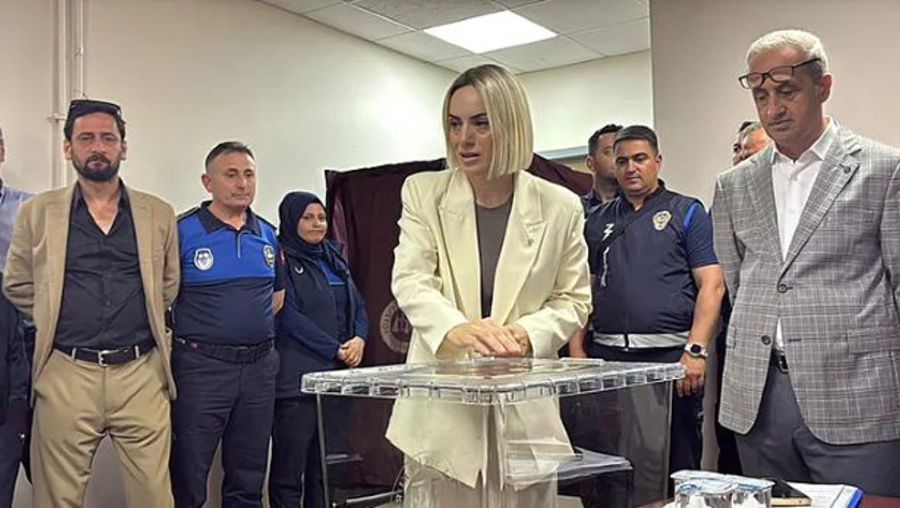 Düzce Akçakoca Belediyesi AK Parti'ye geçti