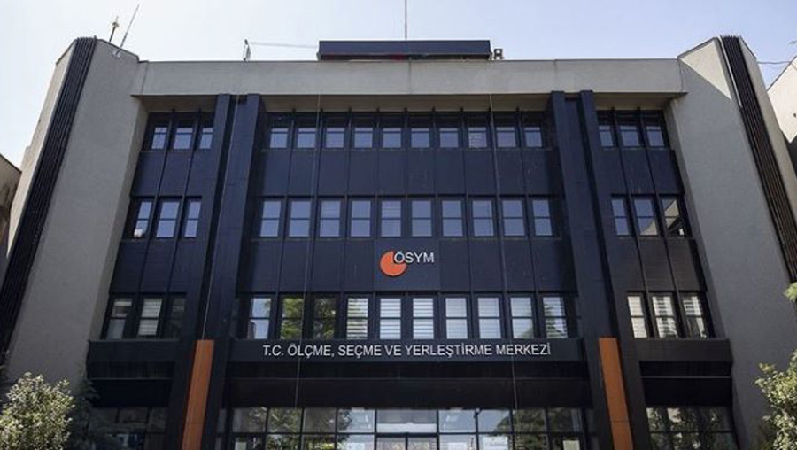 ÖSYM'den kalp masajıyla hayat kurtaran gözetmene ceza